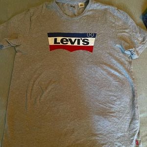 Levi’s tee shirt